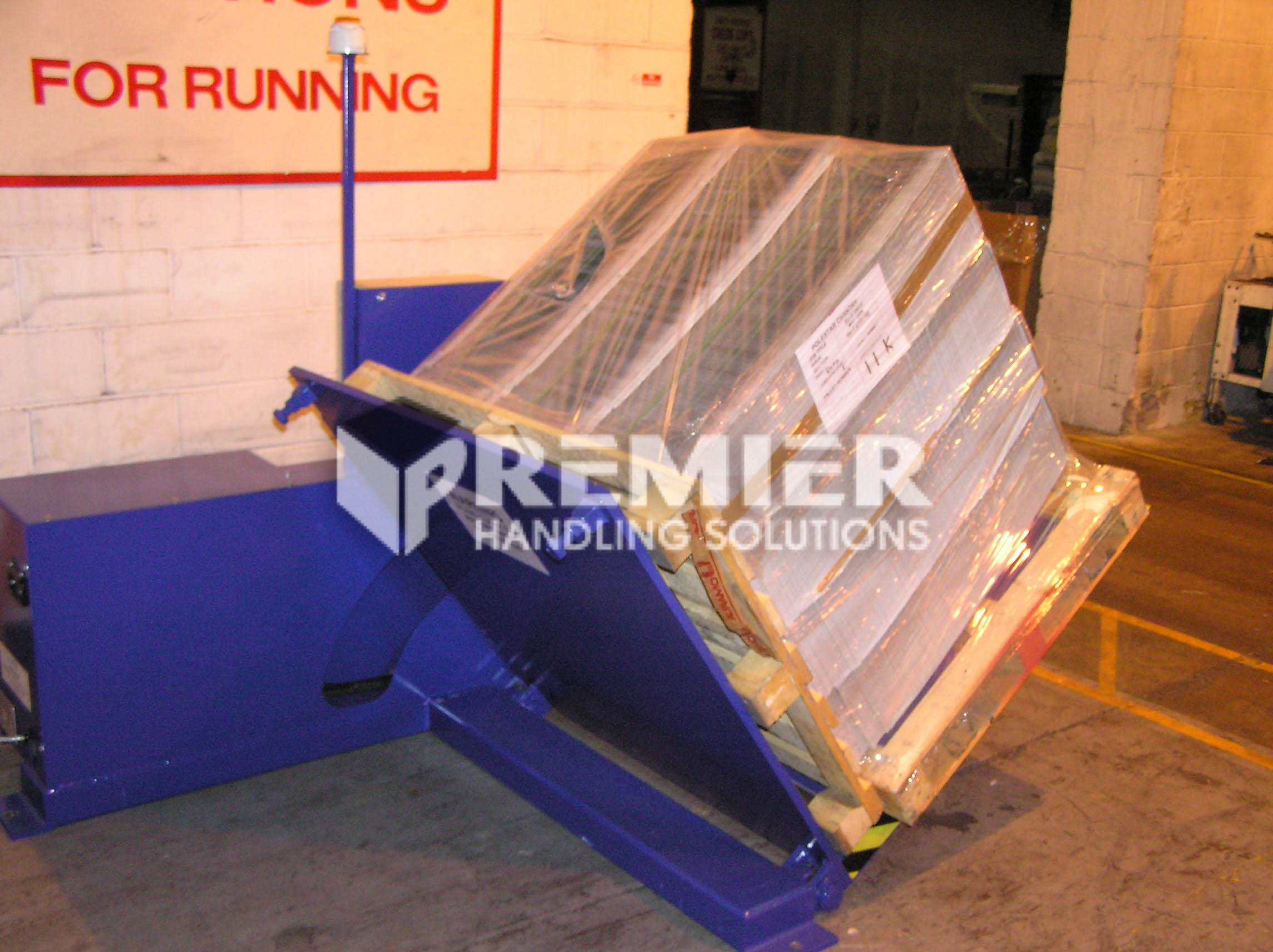 90° Pallet Tipper