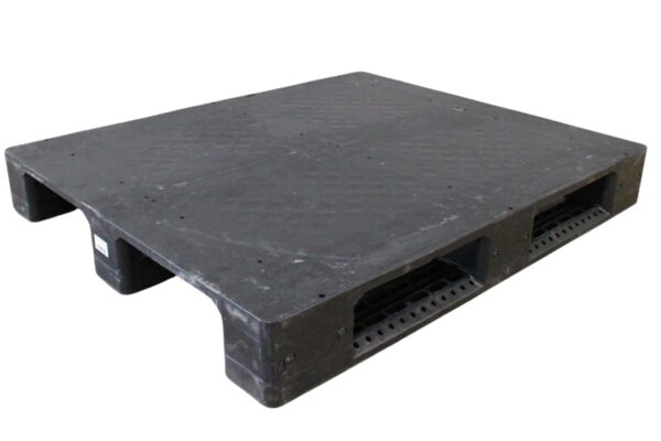 Used 32 lbs Stackable 48x40x6
